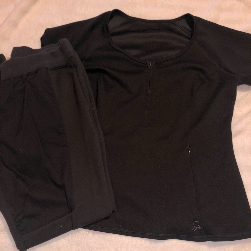Jaanuu Scrub Set in Black size large
